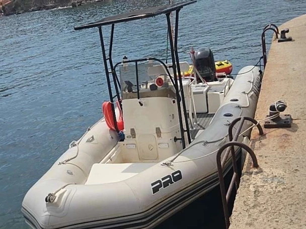 RIB rental with or without captain Zodiac Saint-Cyprien