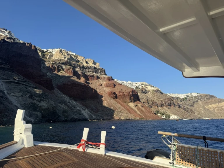 Sailboat for rent Oía at the best price