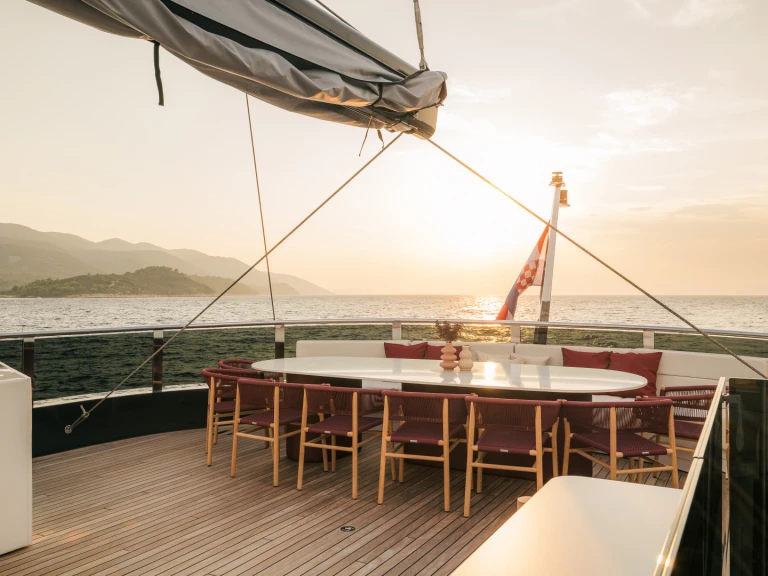 Sailboat rental in Split -  Luxury Sailing Yacht R