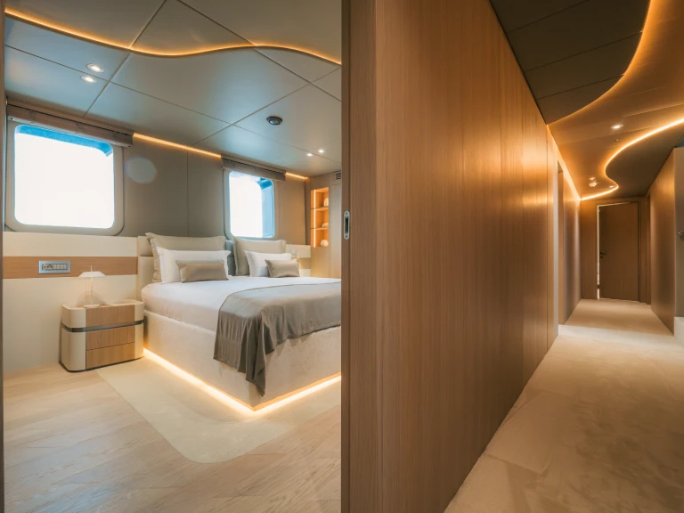  Luxury Sailing Yacht R in Sukošan on SamBoat