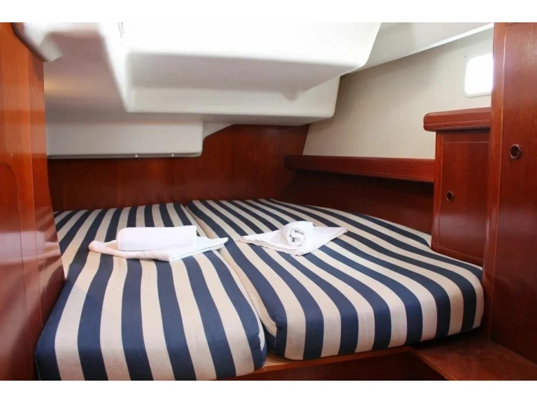 Boat rental Bénéteau Oceanis 473 in Gouvia on Samboat