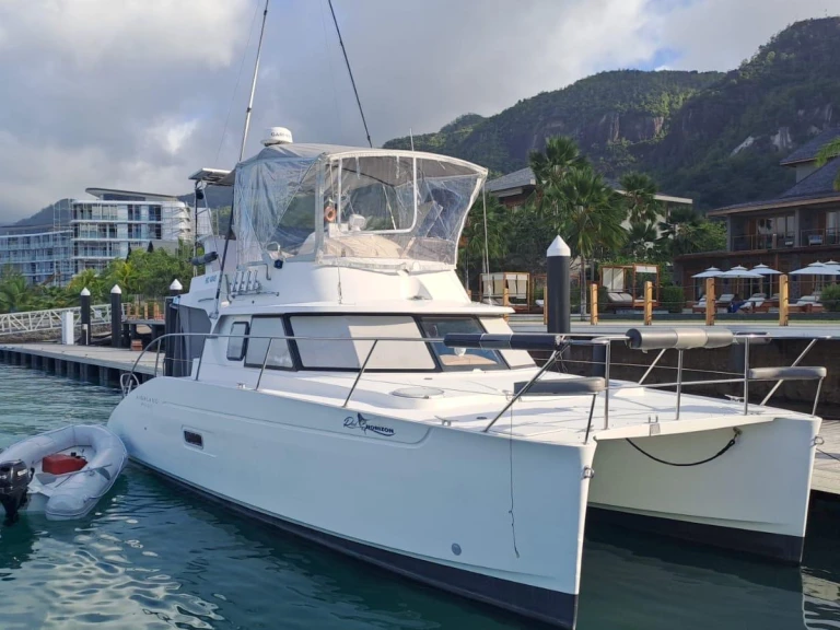 Bareboat Rental Catamaran Fountaine Pajot with a boat licence