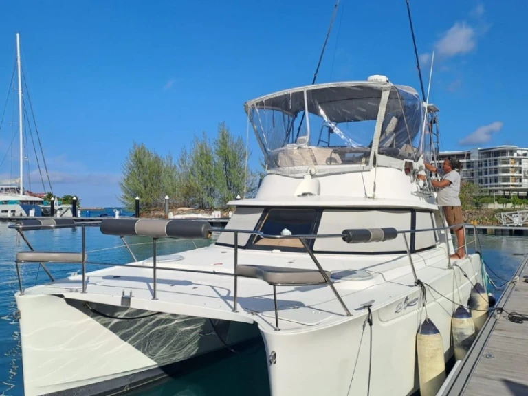 Catamaran for rent Baie Sainte Anne at the best price
