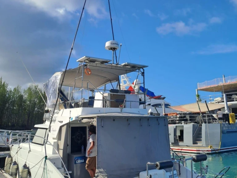 Fountaine Pajot Highland 35 Pilot charter bareboat or captained in  Baie Sainte Anne