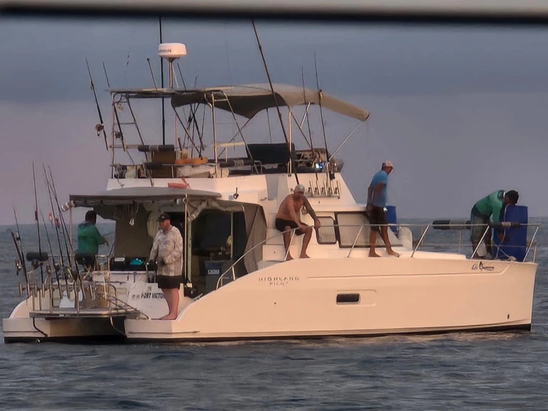 Fountaine Pajot Highland 35 Pilot in Baie Sainte Anne on SamBoat