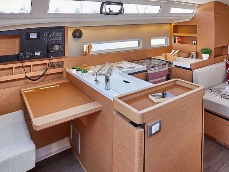 Sailboat rental in Gouvia - Jeanneau Sun Odyssey 410