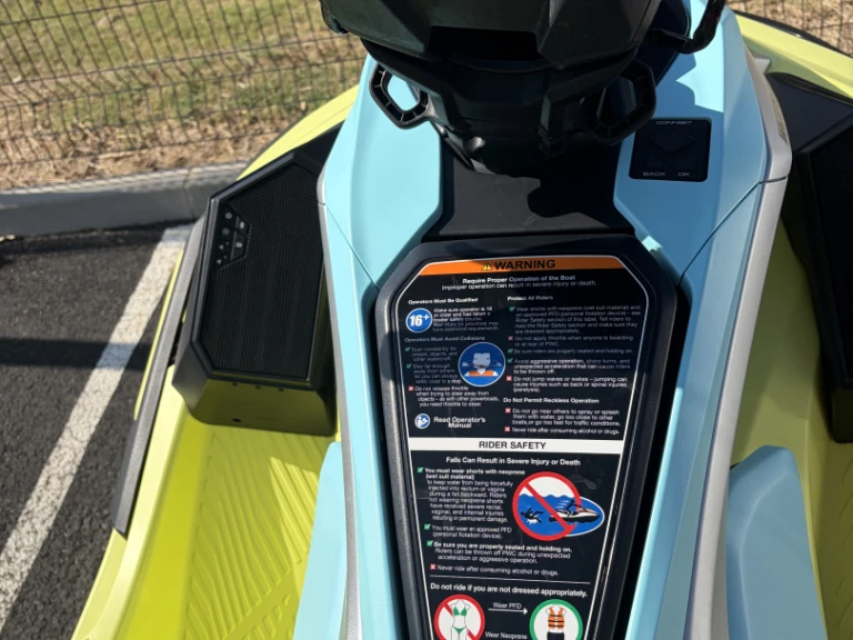 Yamaha Jet Blaster Pro charter bareboat or captained in  Saint-Cyprien