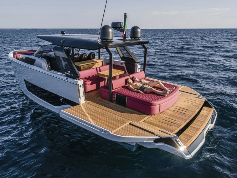Pershing Pershing 90 in Saint-Tropez on SamBoat