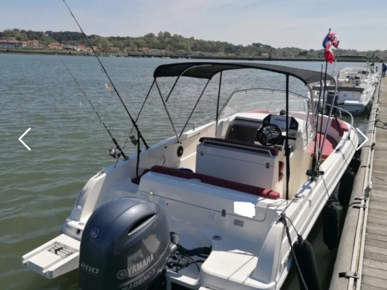 Rent a Pacific Craft Pacific Craft 670 Anglet