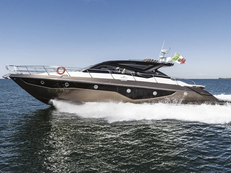 Luxury Yacht rental in Saint-Tropez - Cranchi Cranchi 60 ST