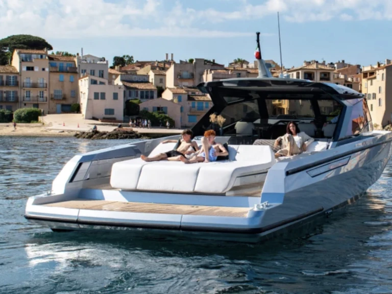 Bareboat Rental Luxury Yacht Santasevera with a boat licence