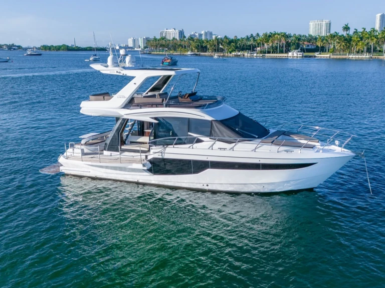 Rent a Monterey 27 Miami Beach