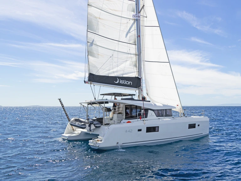 Catamaran for rent Paros (Island) at the best price