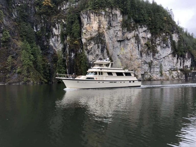 Luxury Yacht for rent Seattle at the best price