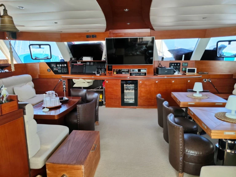 Luxury Yacht rental in Corsica - Sunreef Free Spirit