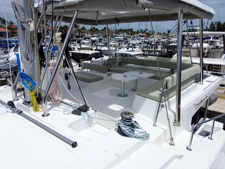 Luxury Yacht rental with or without captain Bali Saint Thomas Island