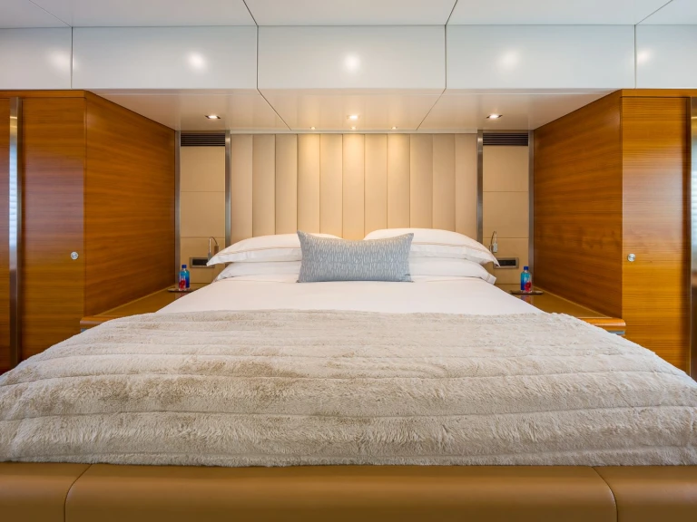 Luxury Yacht rental with or without captain Heesen Bahamas