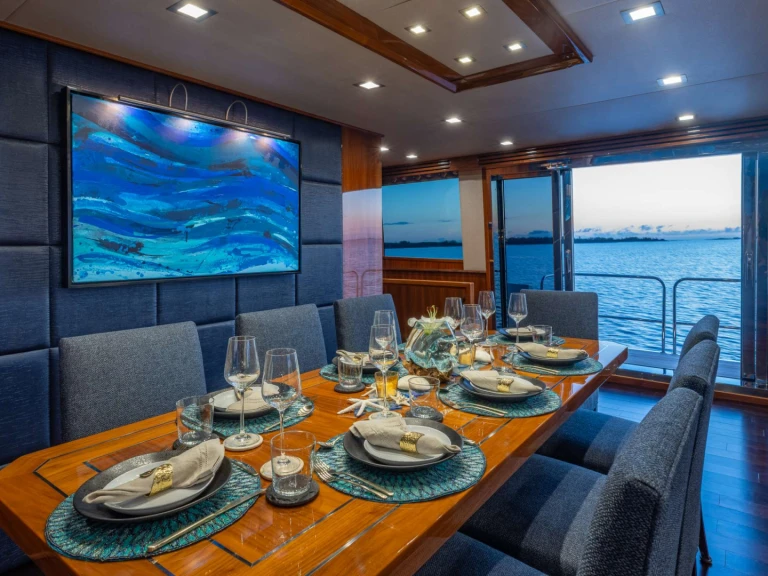 Yacht charter Bahamas cheap INDIGO