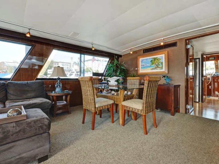 Luxury Yacht rental with or without captain Hatteras Seattle