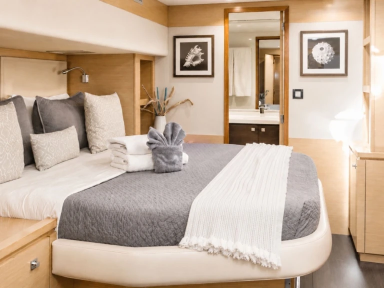 Fountaine Pajot ODYSSEA in Caribbean on SamBoat