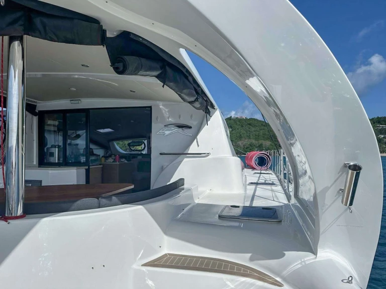 Yacht charter Saint Thomas Island cheap STELLA BLUE