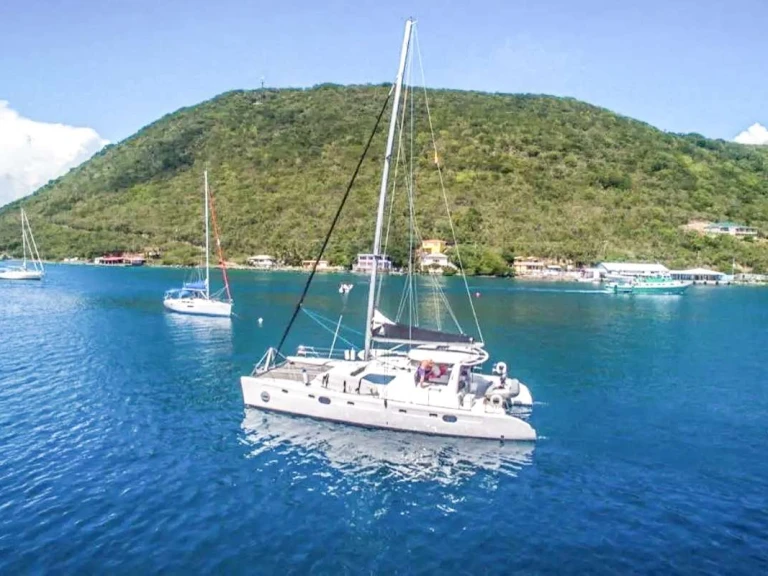Yacht charter Saint Thomas Island cheap MOONSTRUCK