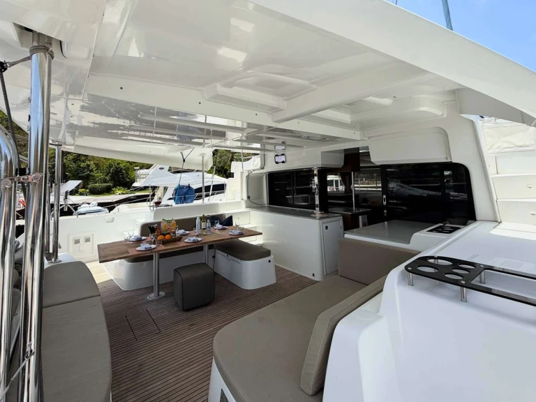 Luxury Yacht rental with or without captain Lagoon Tortola