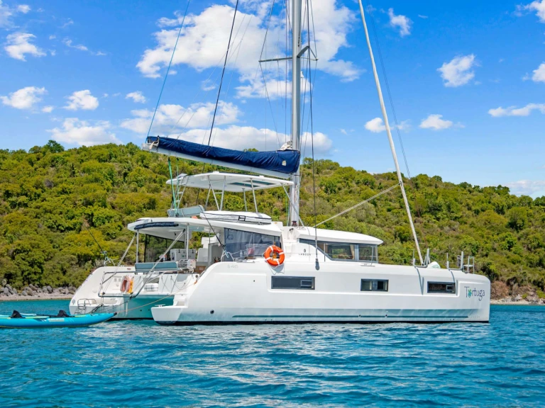 Rent a Lagoon TORTUGA Saint Thomas Island
