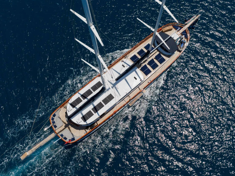 Bareboat Rental Luxury Yacht Custom with a boat licence