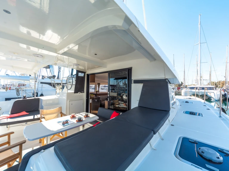 Catamaran for rent Paros (Island) at the best price