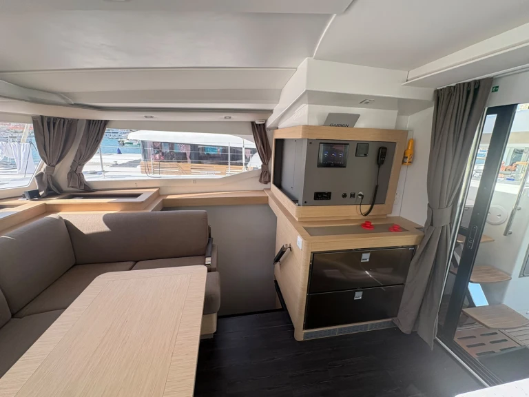 Boat rental Fountaine Pajot Fountaine Pajot FP 44 Quatuor - 4 + 2 cab. in Trogir on Samboat