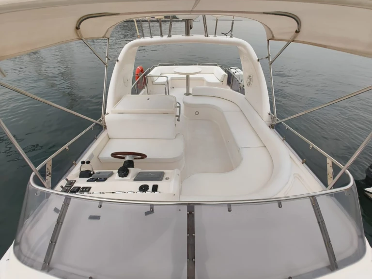 Majesty Yachts Mejesty 50 in Dubai Marina on SamBoat