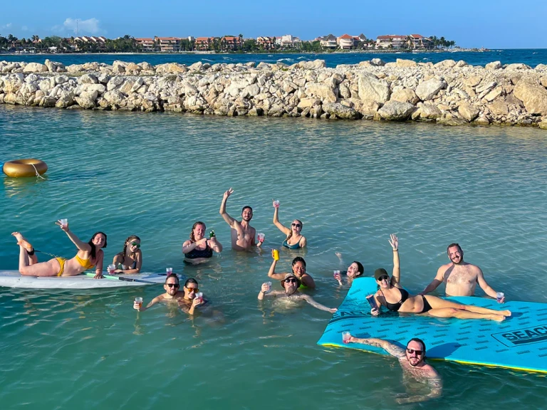Luxury Yacht rental with or without captain Custom Made Puerto Aventuras