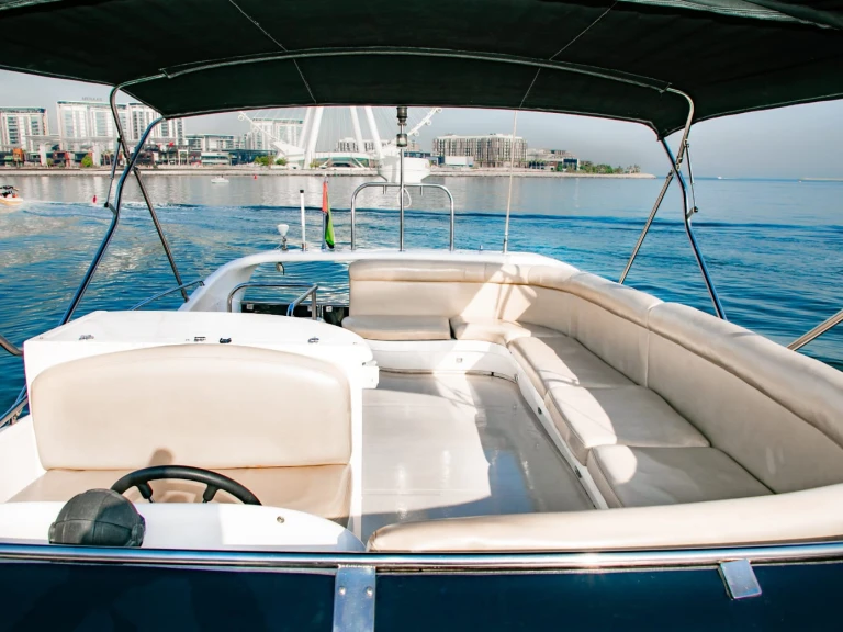 Motorboat for rent Dubai Marina at the best price