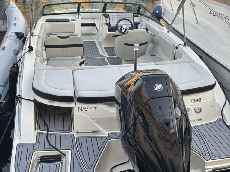 Yacht charter Mandelieu-la-Napoule cheap SPX 210 OB
