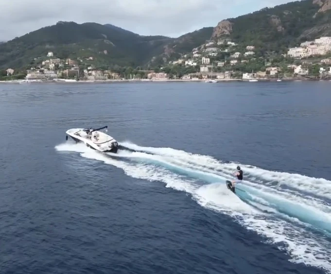 Boat rental Sea Ray SPX 210 OB in Mandelieu-la-Napoule on Samboat