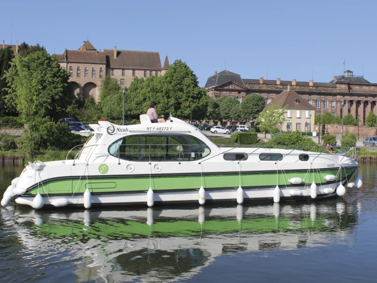 Motorboat rental with or without captain Nicols Yacht Saverne