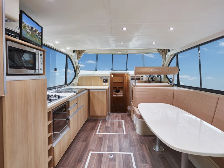 Yacht charter Le Somail cheap Nicols Estivale Sixto Prestige C