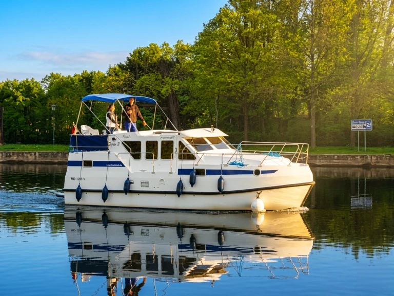  Tarpon 32 charter bareboat or captained in  Bernburg (Saale)