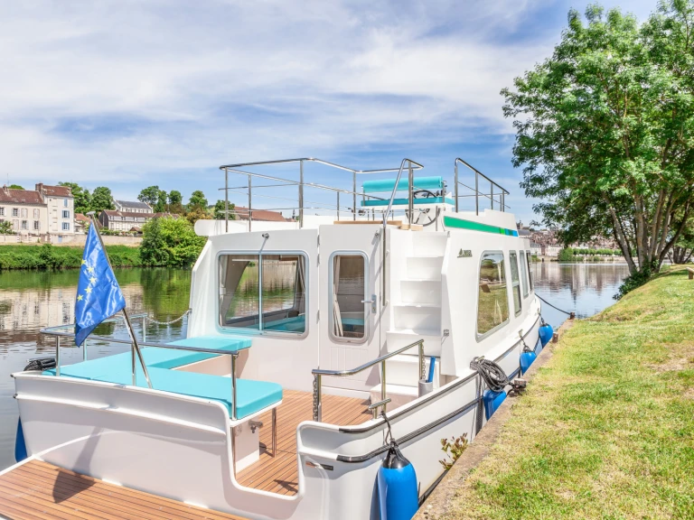 Houseboat rental in Glénac - Pénichette Pénichette 950E