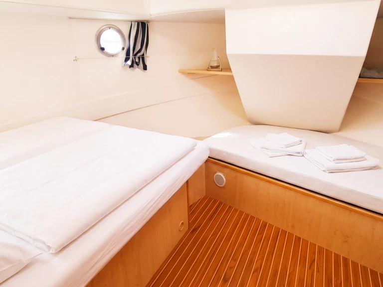 Boat rental  Tarpon 32 in Bernburg (Saale) on Samboat