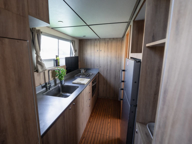 Bareboat Rental Houseboat Pénichette with a boat licence