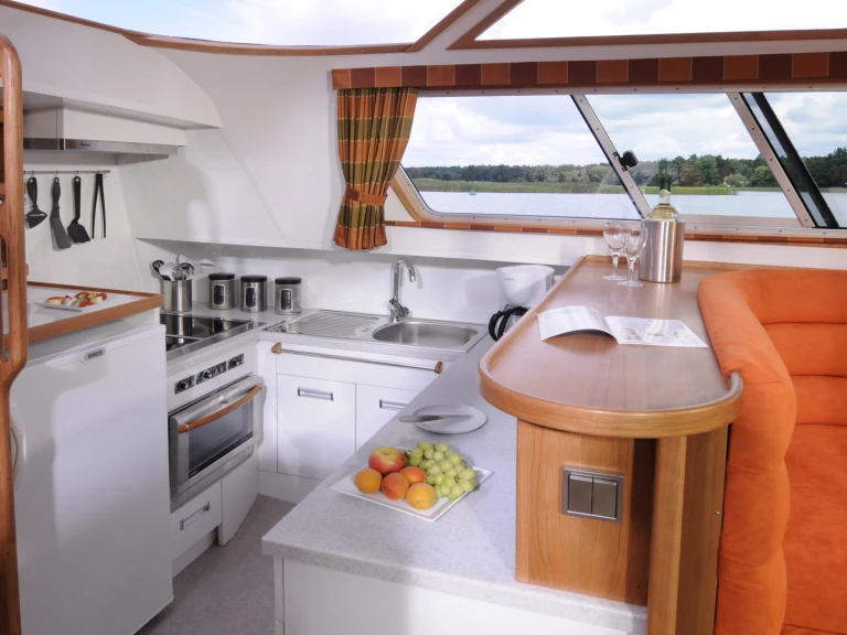 Yacht charter Fürstenberg cheap Europa E.700