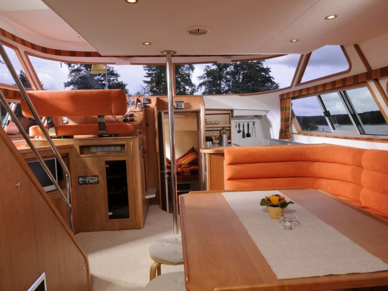 Motorboat rental in Fürstenberg - Pénichette Europa E.700