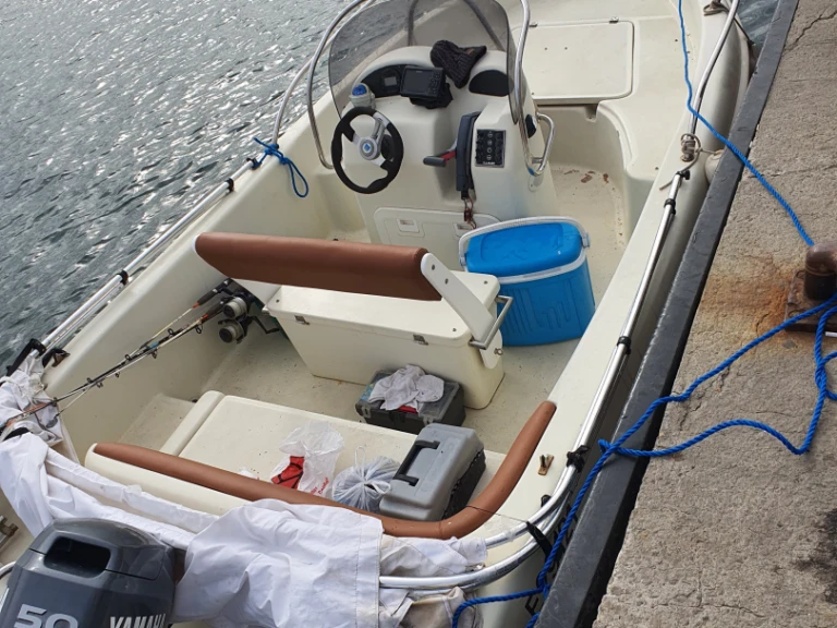 Yacht charter Saint-Chamas cheap Jaguar 17