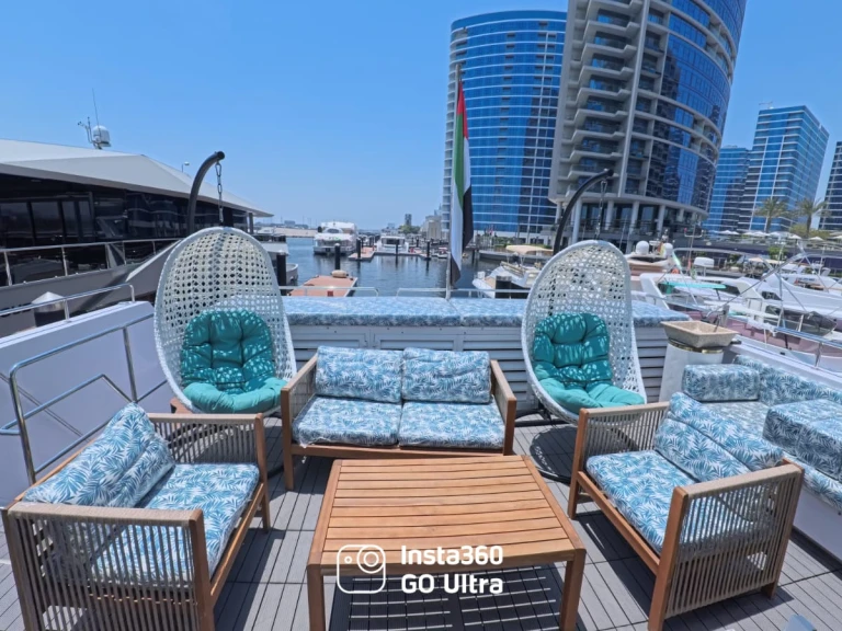 101 Marine 101 in Dubai Marina on SamBoat