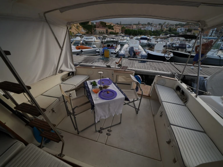 Motorboat for rent Trabia at the best price