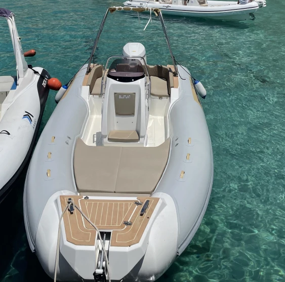 Rent a Nautilus GT SixFive Villaggio San Teodoro
