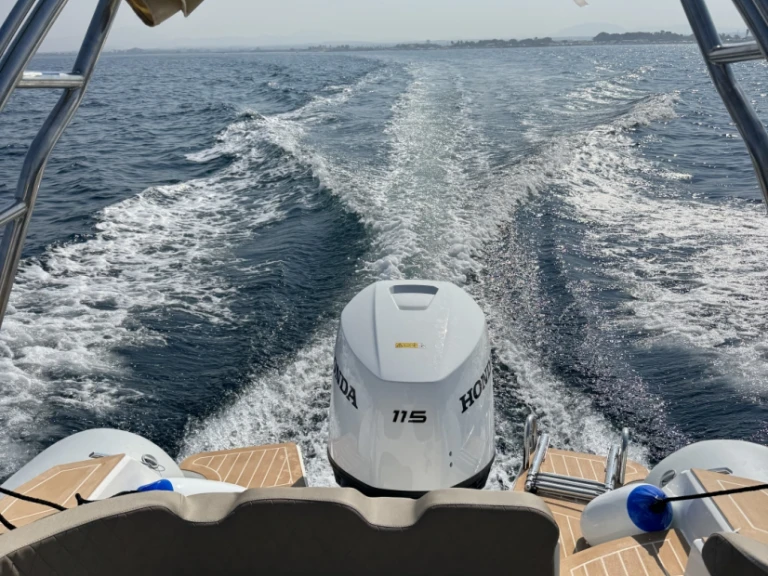 Yacht charter Villaggio San Teodoro cheap GT SixFive