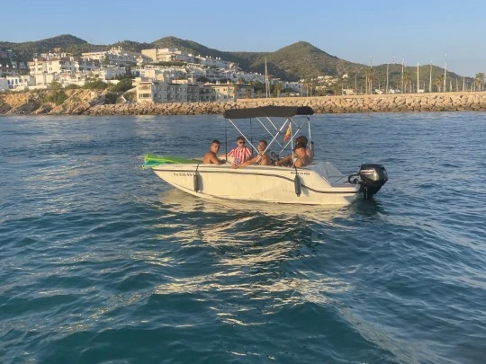 Rent a Quicksilver Quicksilver 470 XS Sitges